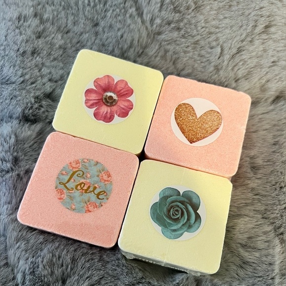 Vanilla and Rose Bath Bomb Set - Picture 1 of 5